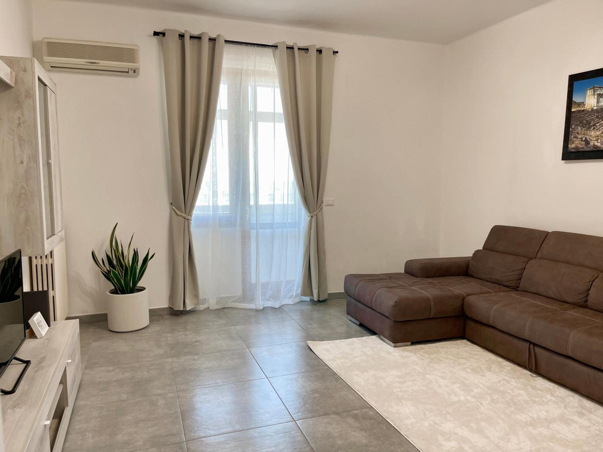 All'Apulia N'23 - Apartment With Parking Lecce Extérieur photo