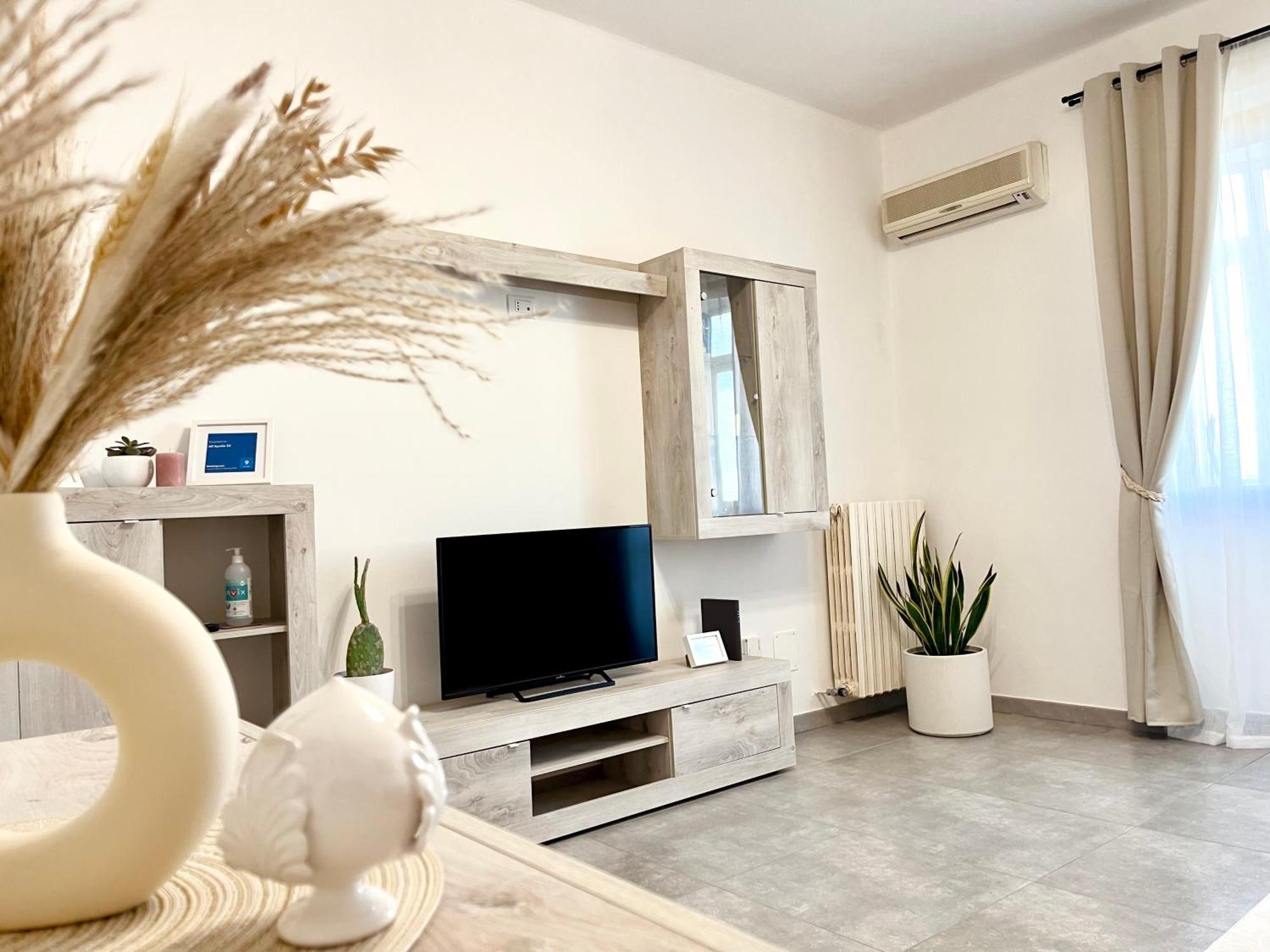 All'Apulia N'23 - Apartment With Parking Lecce Extérieur photo