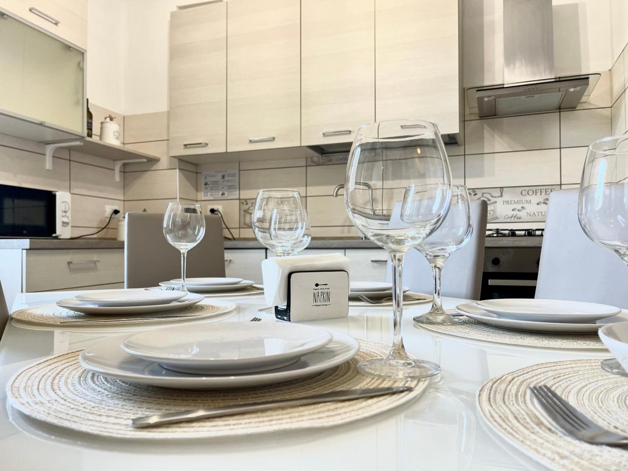 All'Apulia N'23 - Apartment With Parking Lecce Extérieur photo